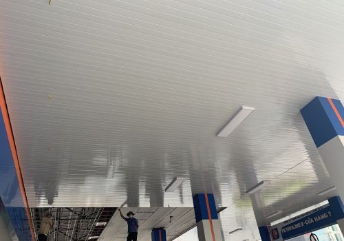 Hệ thống cây xăng Petrolimex