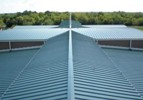 Những hạn chế và cách khắc phục mọi nhược điểm của mái tôn thông thường